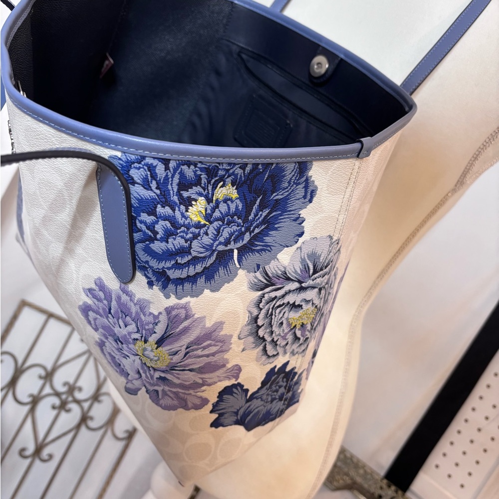 Coach City Tote Bag White and Blue Kaffe Floral Print - Picture 5 of 12